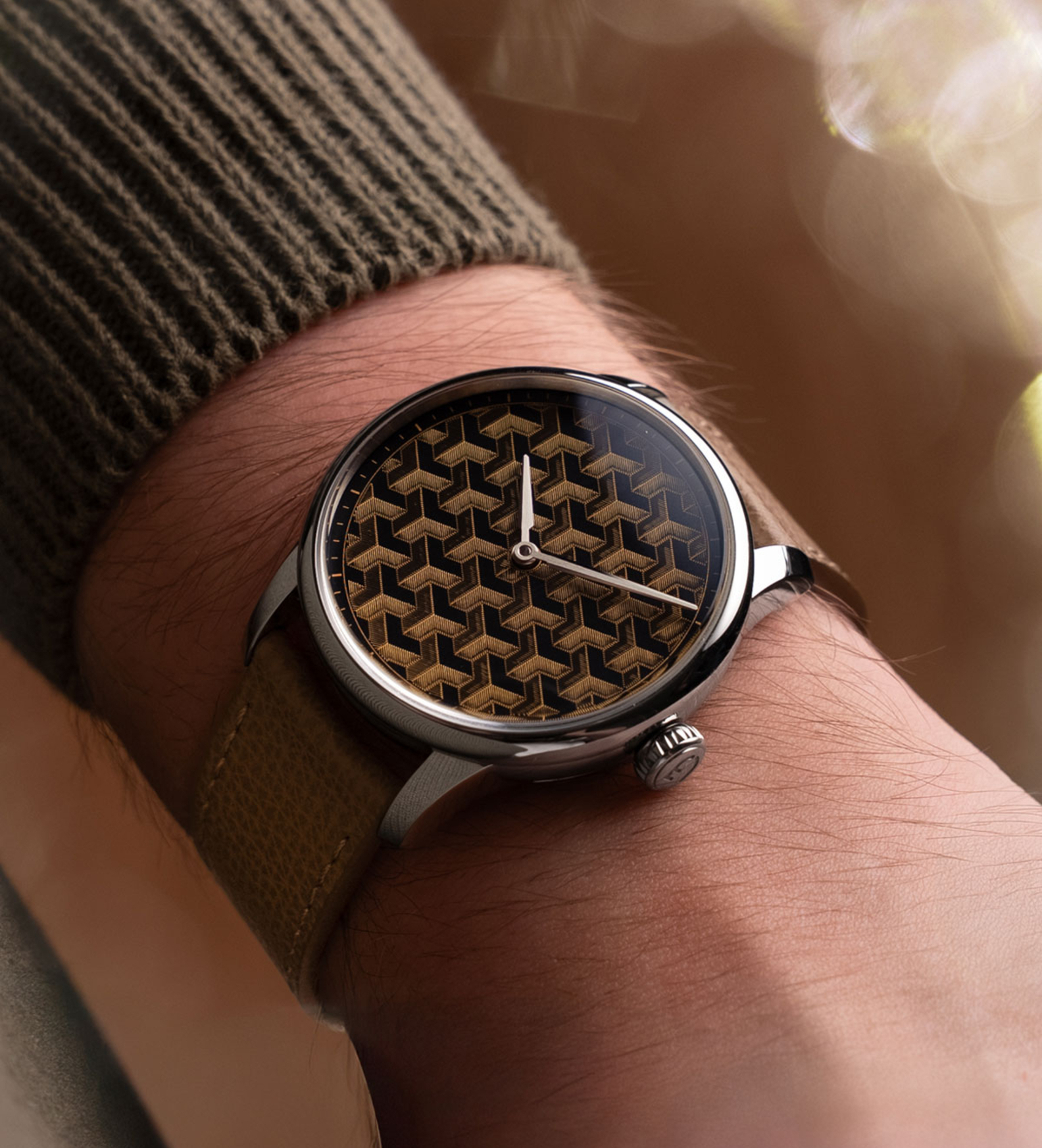 louis erard wire art fil d or wristshot