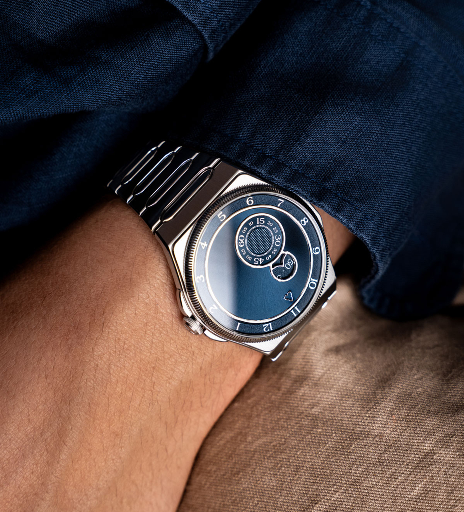 trilobe trentedeux sunrey blue wristshot