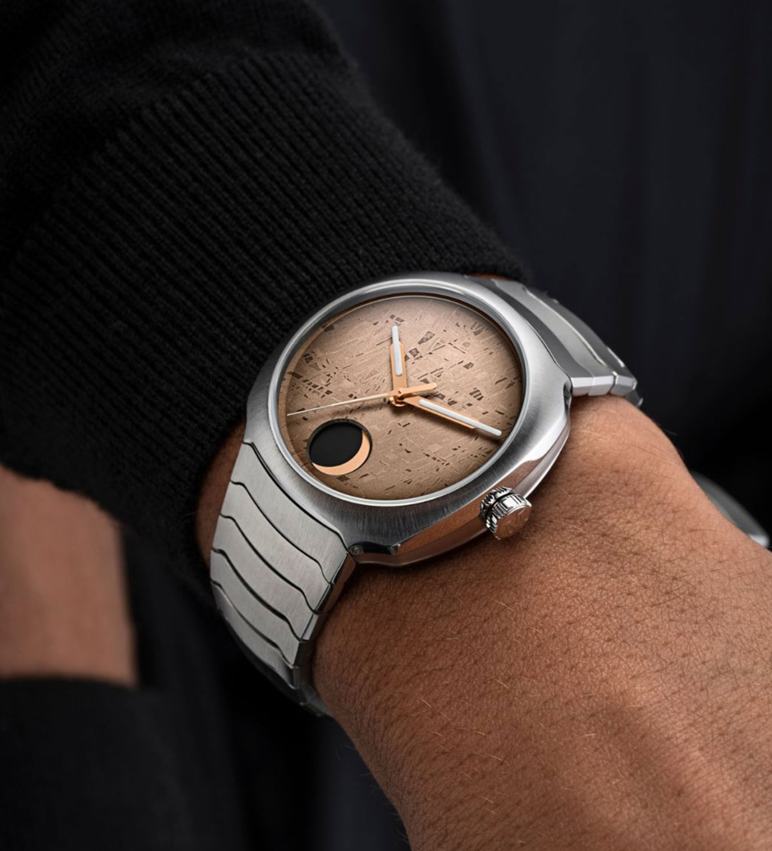 hmoser streamliner perpetual moon wristshot