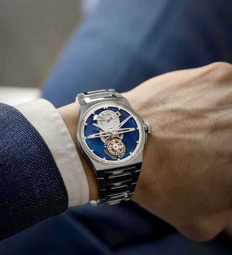 Czapek Antarctique Tourbillon Titanium Cosmic Blue wristshot