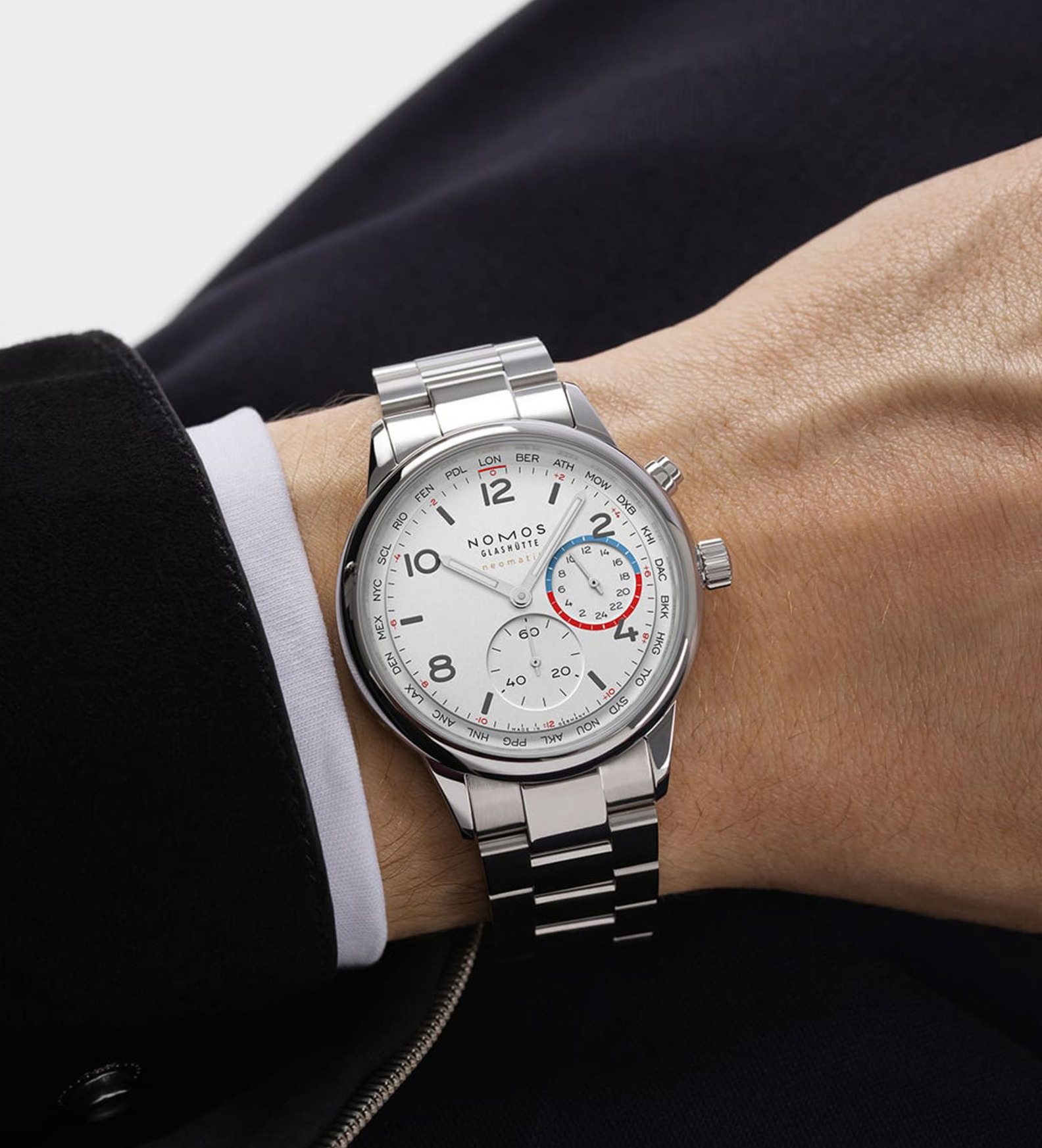 Nomos Club Sport neomatik Worldtimer wristshot
