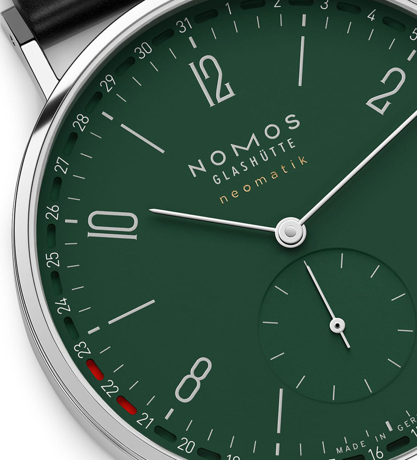 nomos tangente neomatik 38 update forest green dial