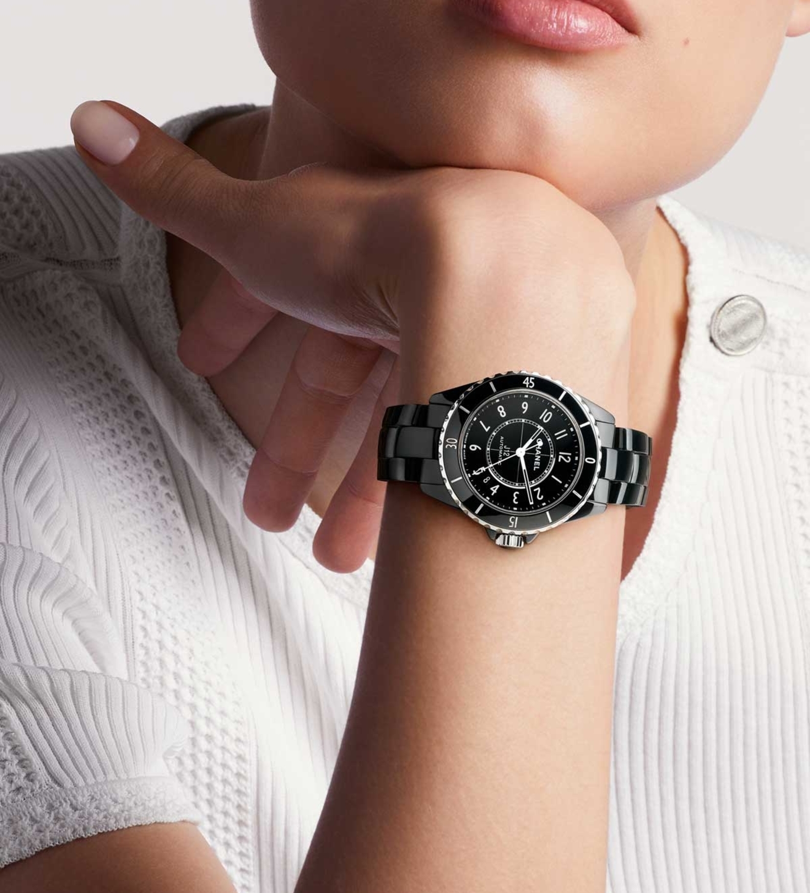 chanel j12 black 38mm H5697 wristshot