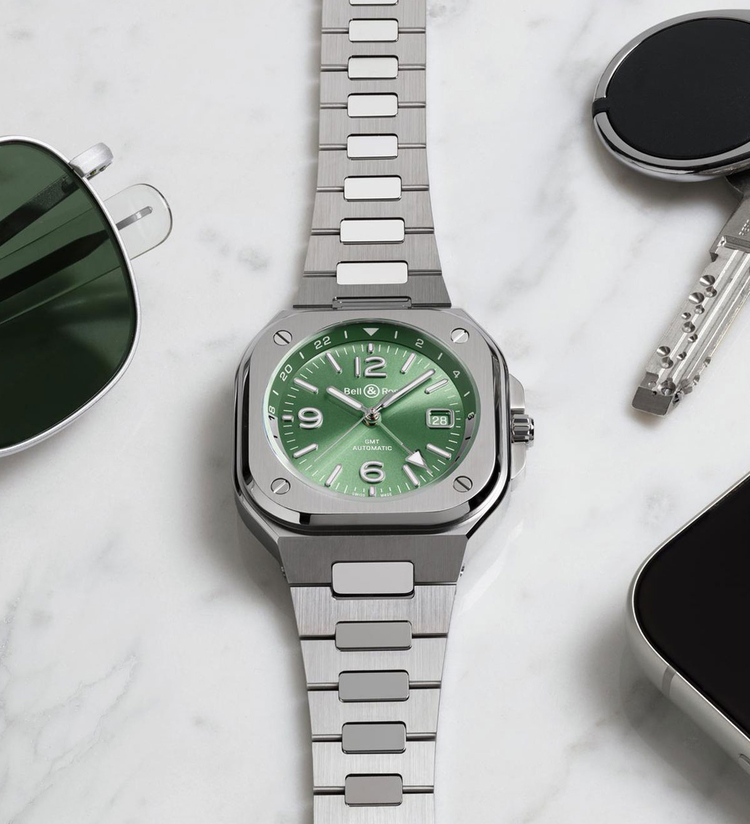 bellross br 05 gmt green steel bracelet lifestyle