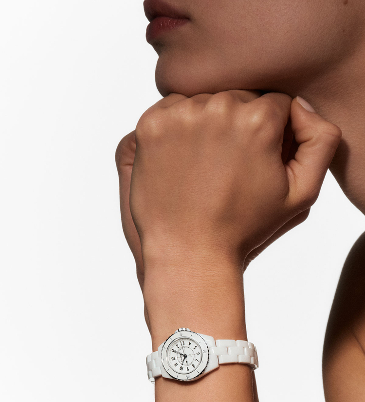chanel j12 white 28mm H10132 wristshot