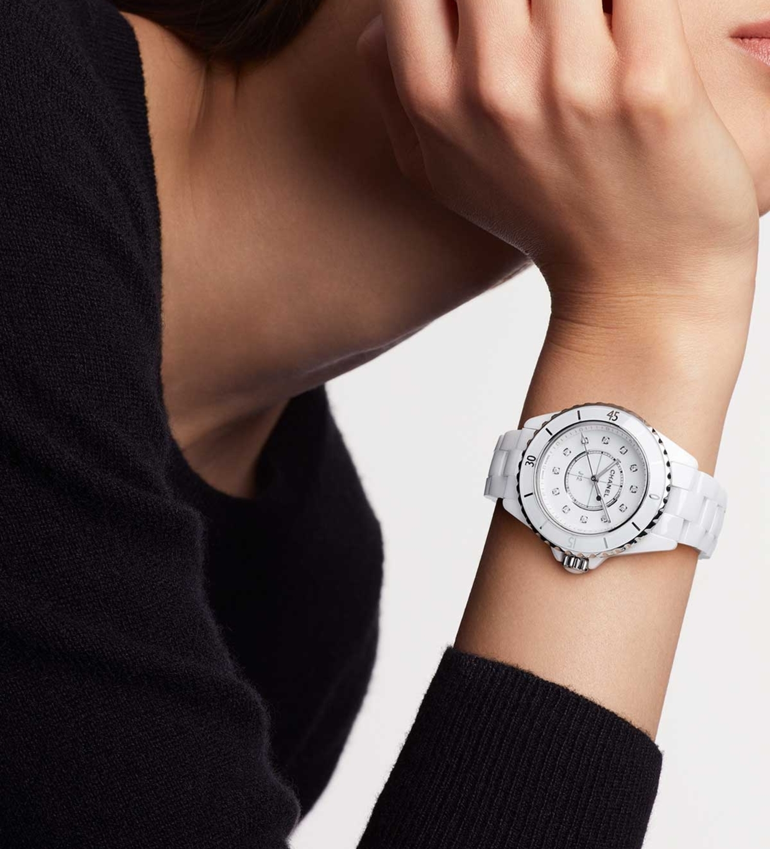chanel j12 white diamonds 33mm H5703 wristshot