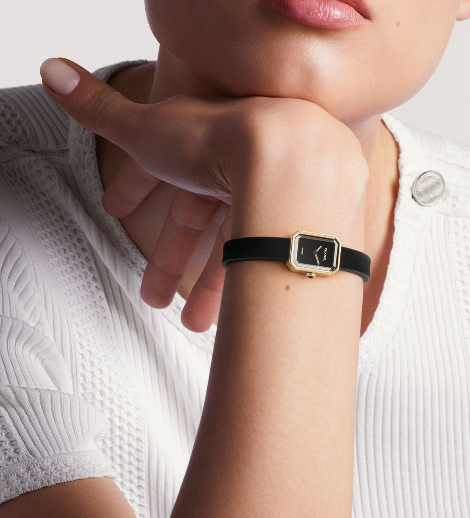 chanel premiere ribbon watch H6125 lifestyle