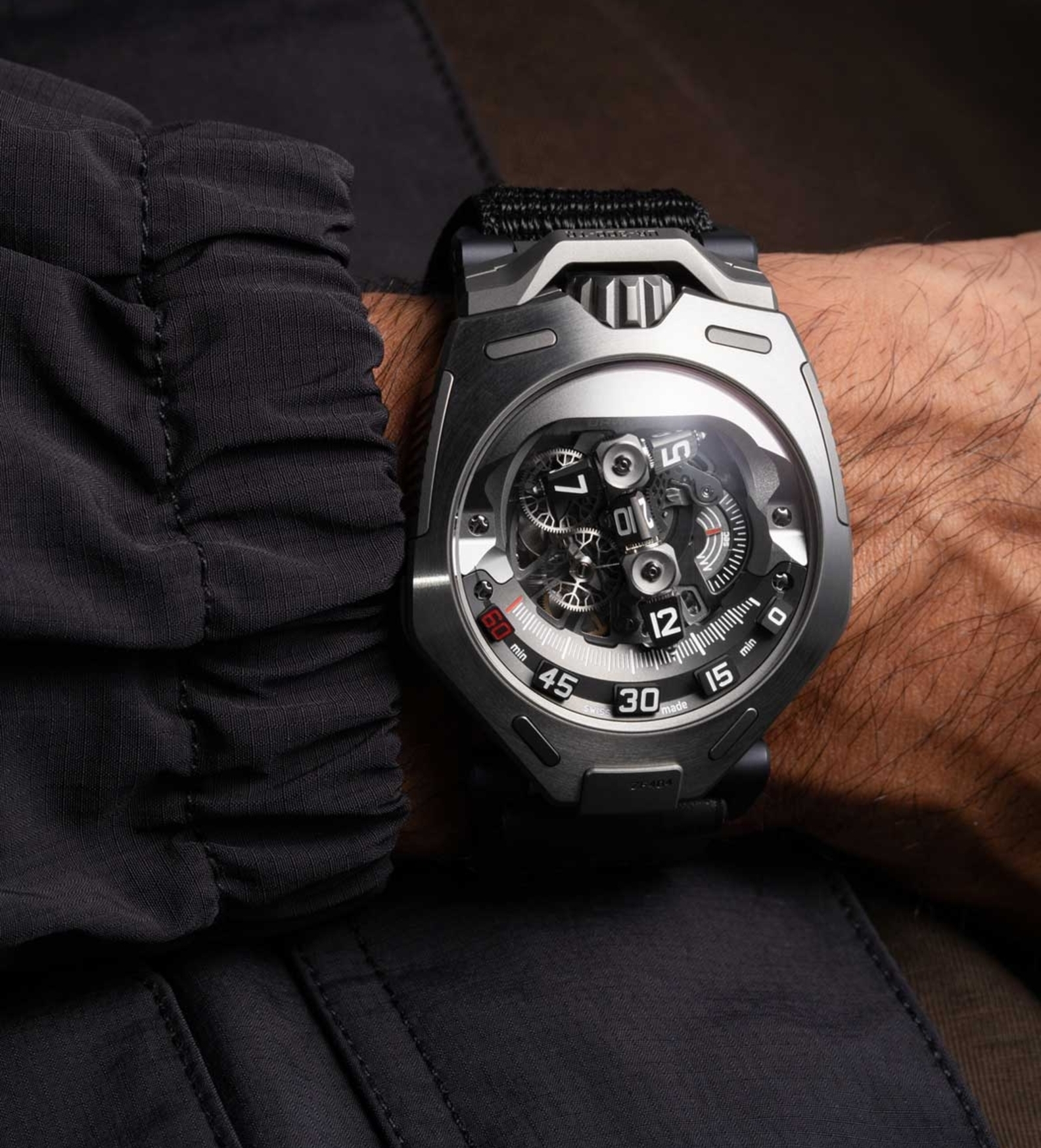 UR 300 time quantum titanium wristshot