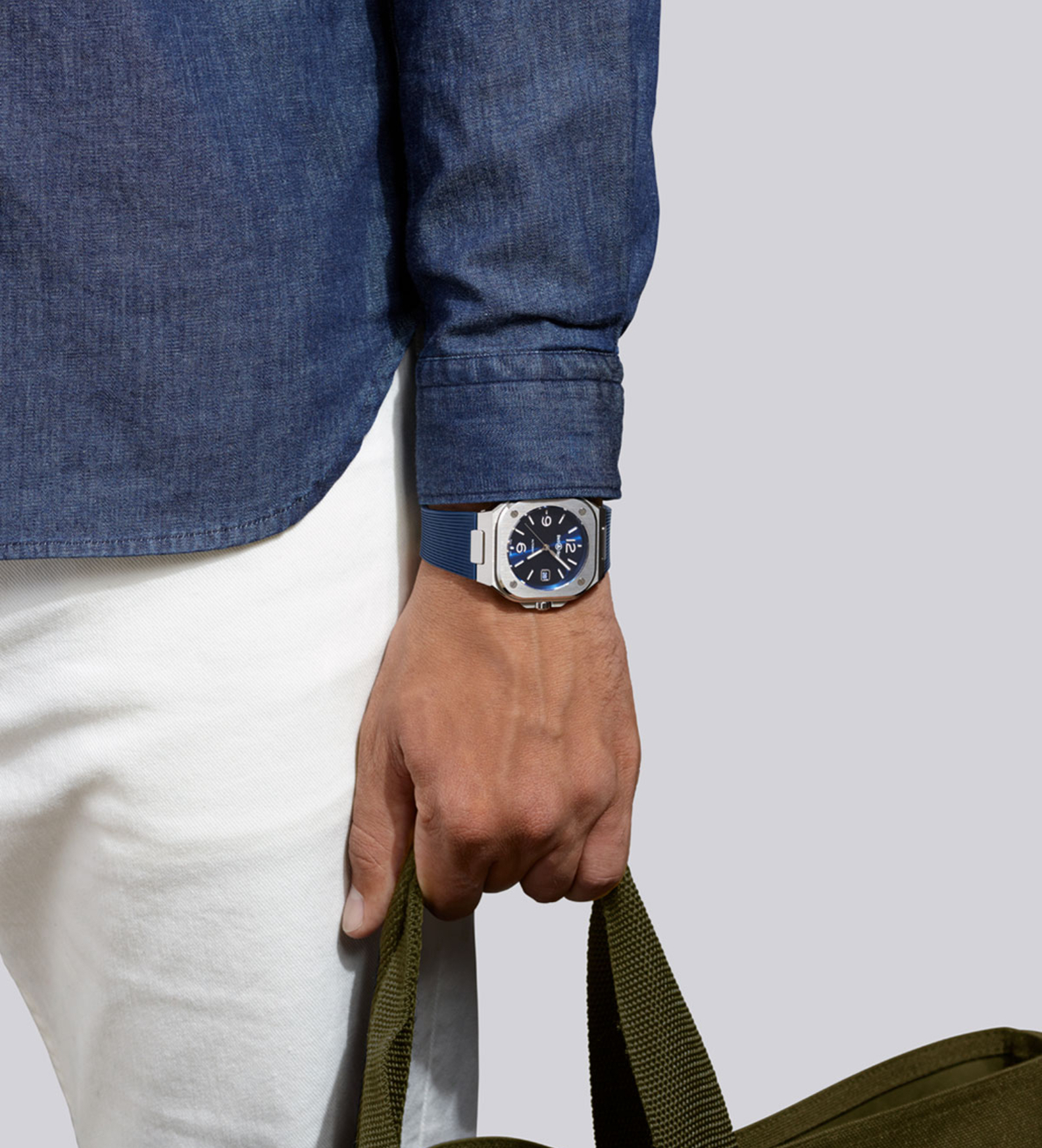 BR05_blue_bellross_wristshot