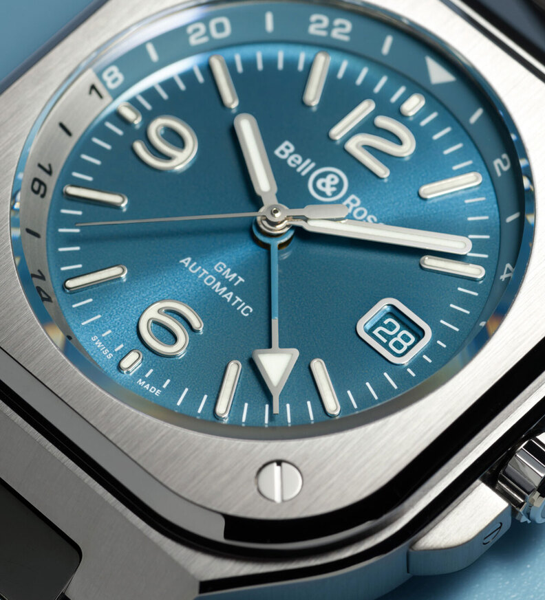 BR05_gmtskyblue_bellross_lifestyle