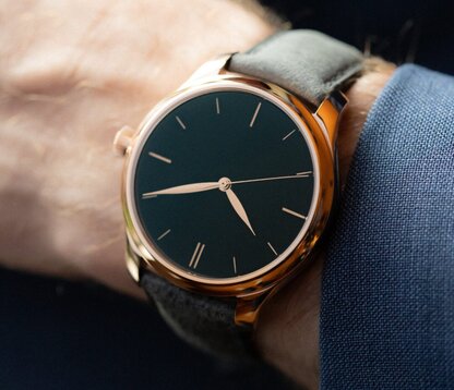 Endeavour Vanta Black watch