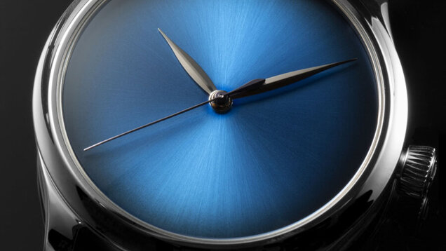 Moser Endeavour concept funky blue