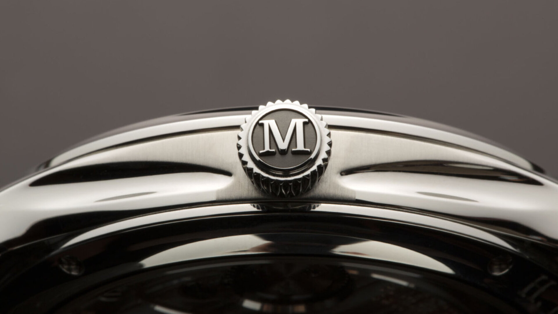 Moser Endeavour concept gear with the initial 'M' close up