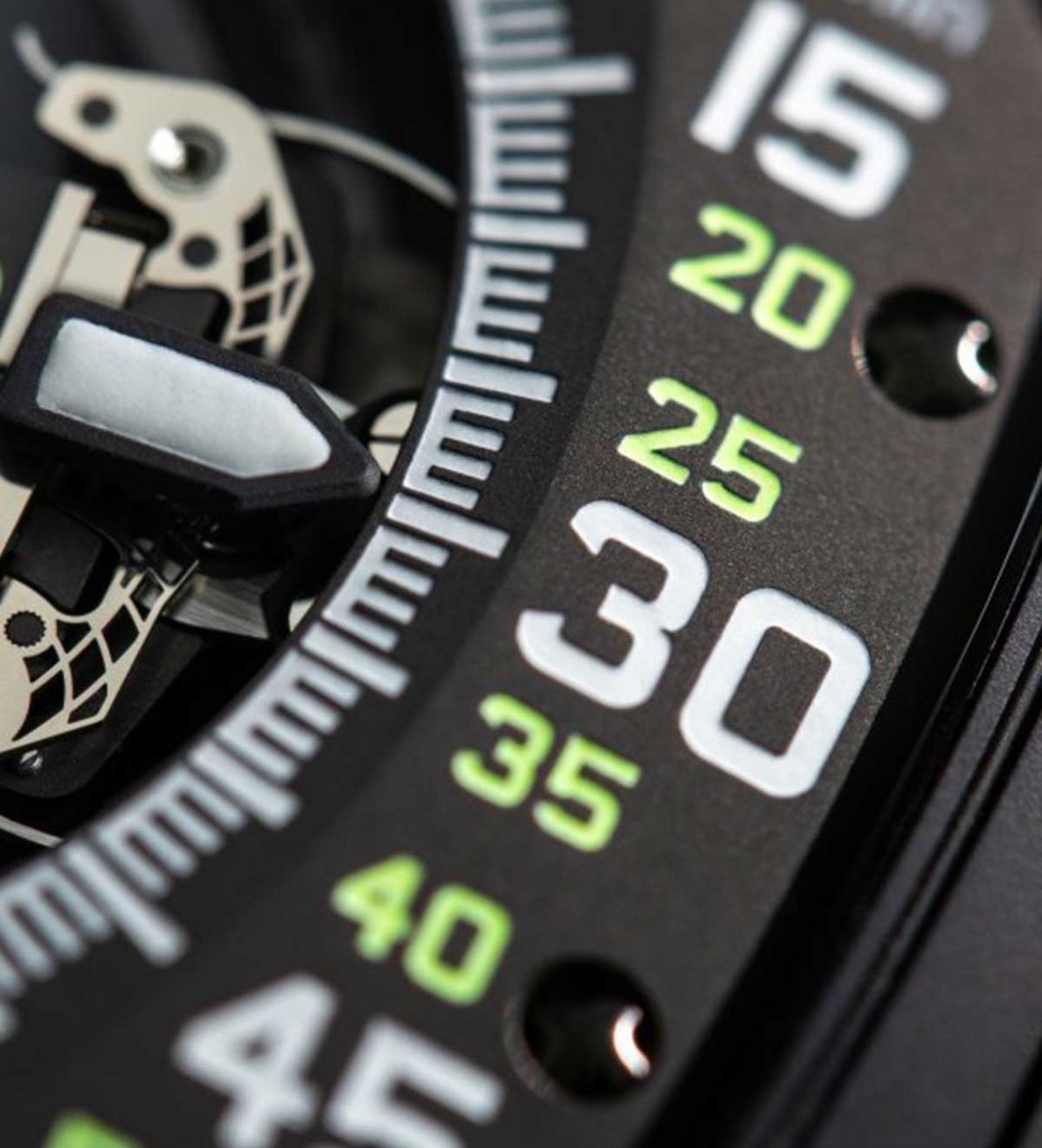 ur120_space_black_dial
