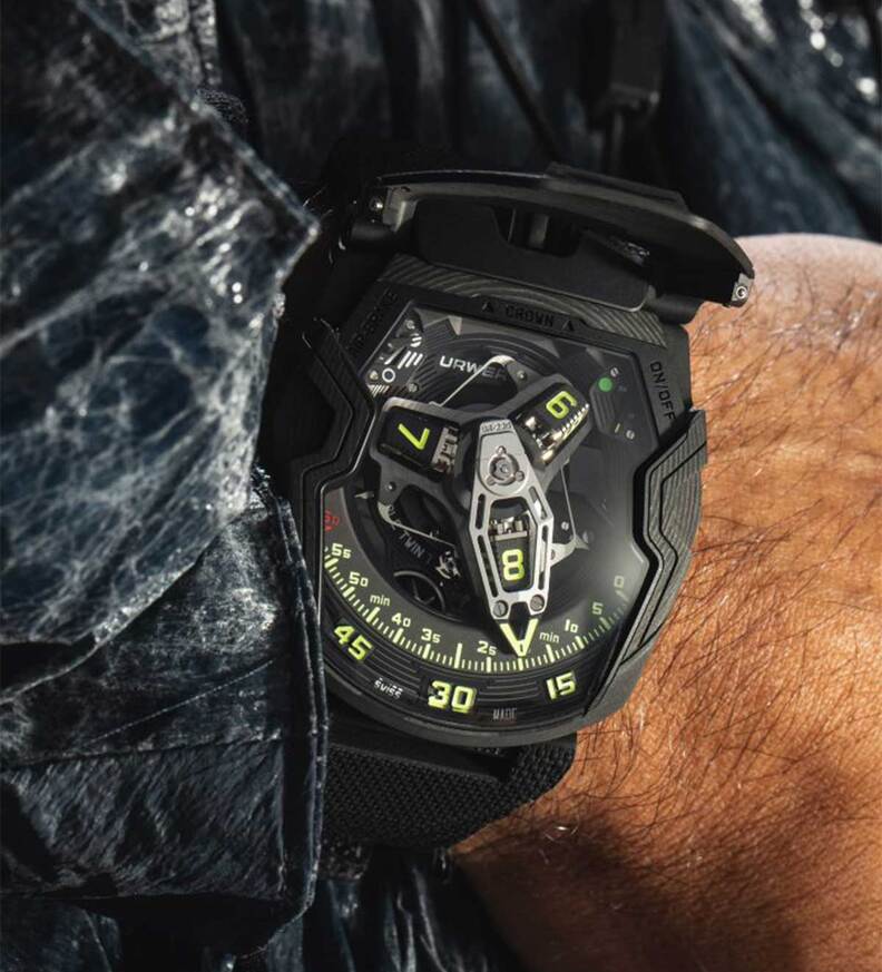 ur230_eagle_wristshot