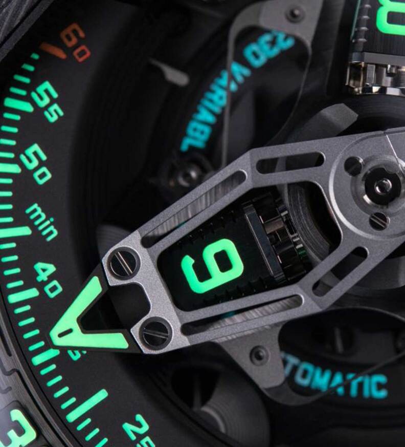 ur230_eagle_dial