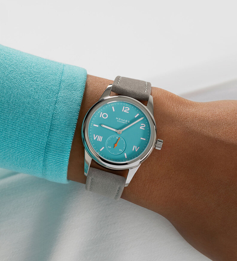 nomos_club_campus_endless_blue_36_wristshot