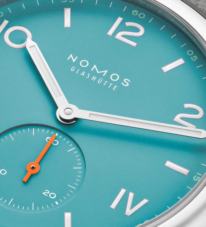 nomos_club_campus_endless_blue_36_dial