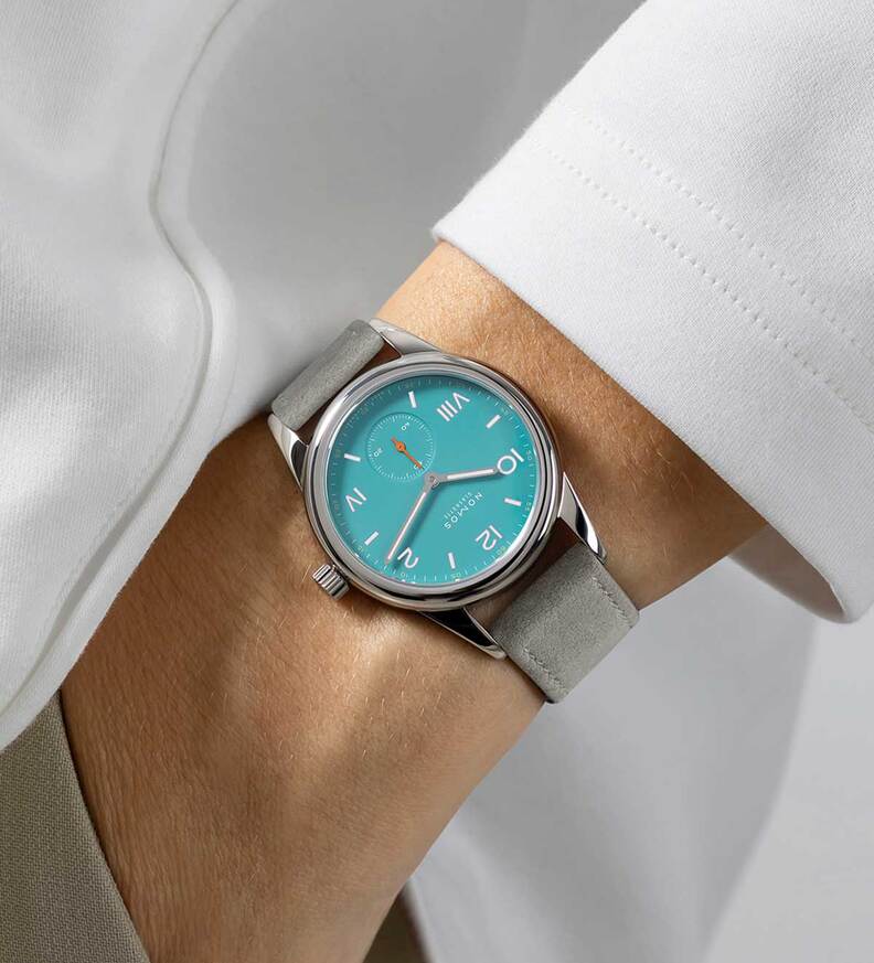 nomos_club_campus_endless_blue_38_wristshot