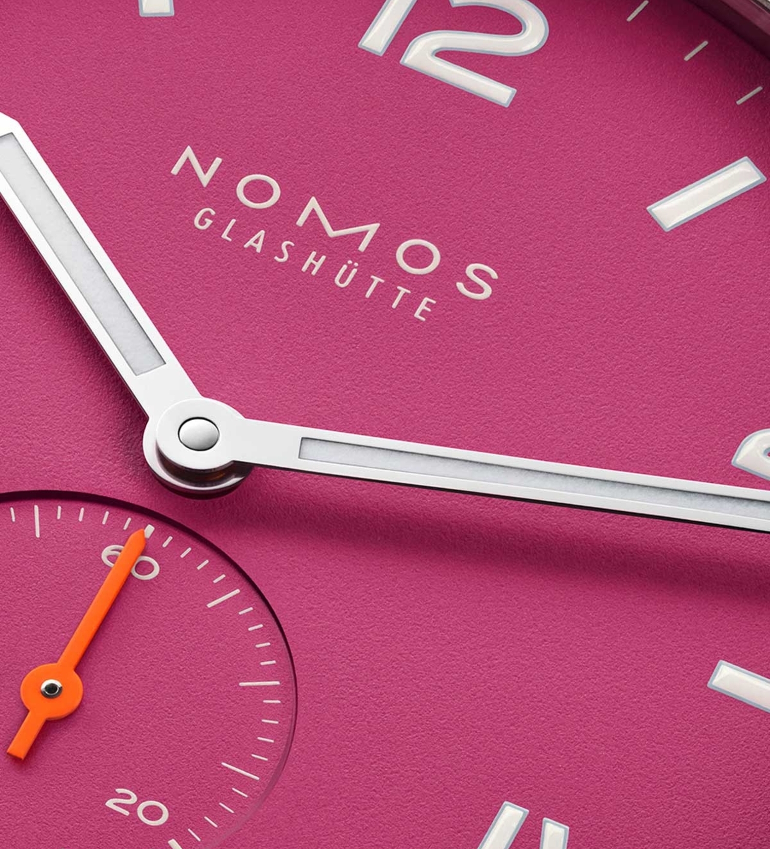 nomos_club_campus_pink_36_dial