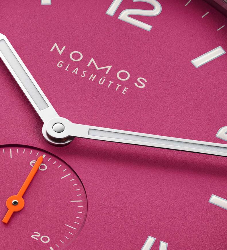 nomos_club_campus_pink_38_dial
