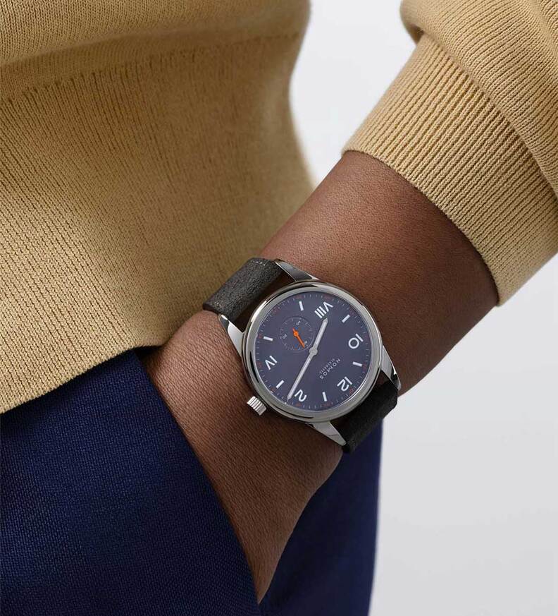 nomos_club_campus_purple_36_wristshot