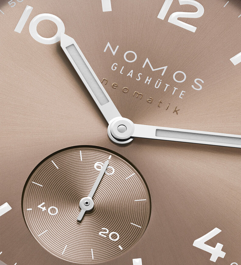 nomos_club_sport_neomatik_ember_dial