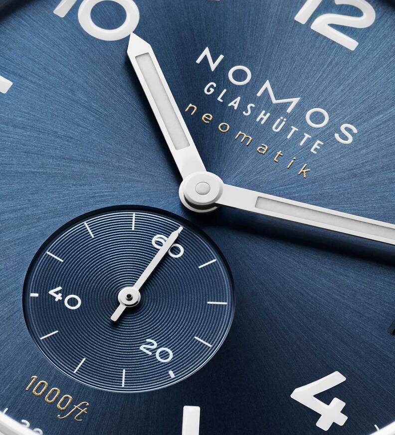 nomos_club_sport_neomatik_date_blue_dial