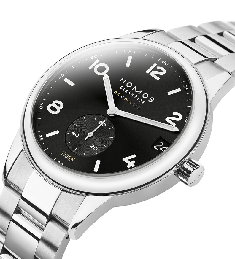 nomos_club_sport_neomatik_date_black_dial