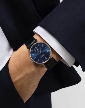 tangente_neomatik_38_blue_gold_wristshot