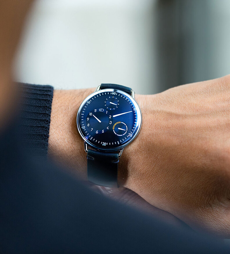ressence_type1_round_wristshot