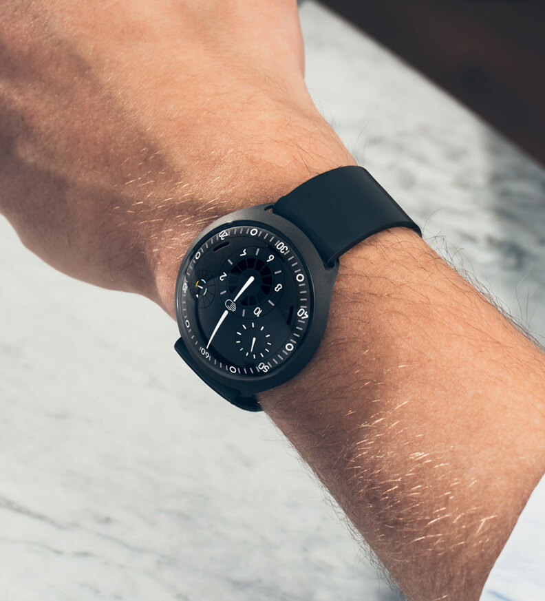 ressence_type2_wristshot