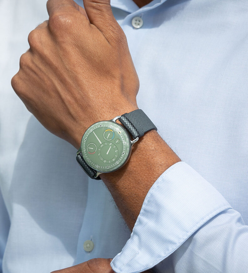 ressence_type3_ee_wristshot