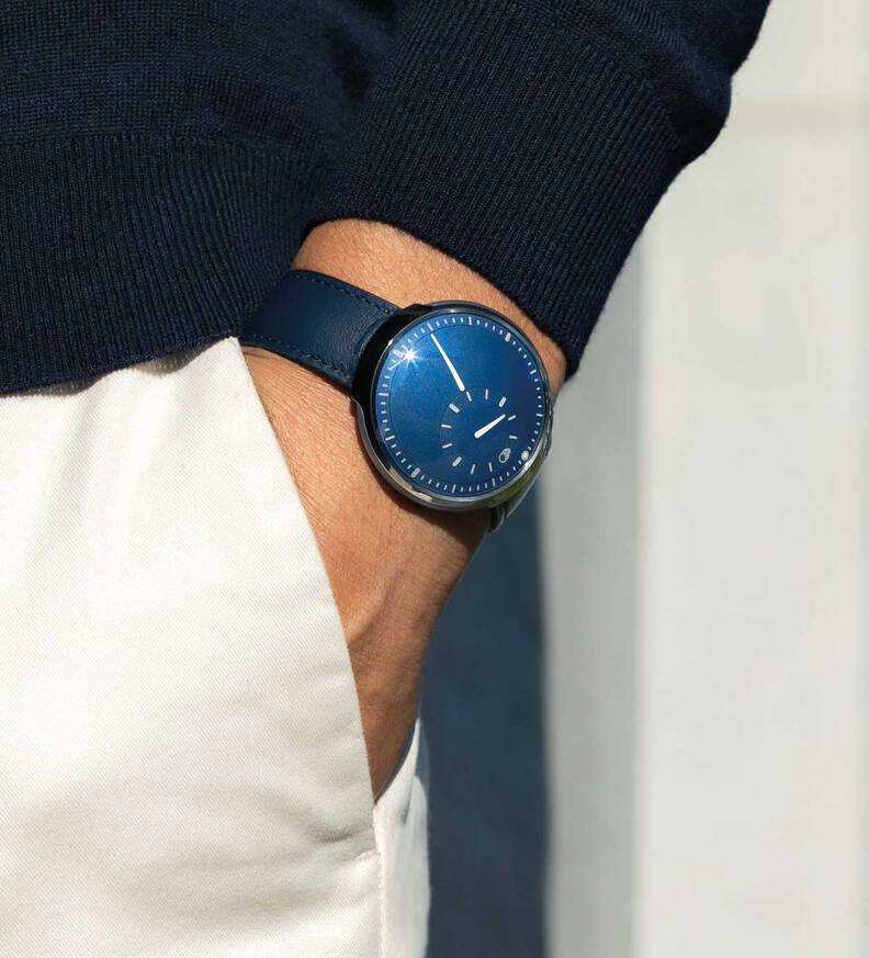 ressence_type8_cobalt_blue_wristshot