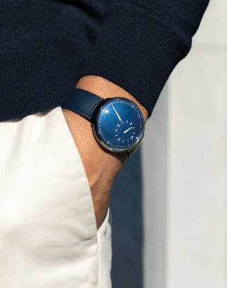 ressence_type8_cobalt_blue_wristshot