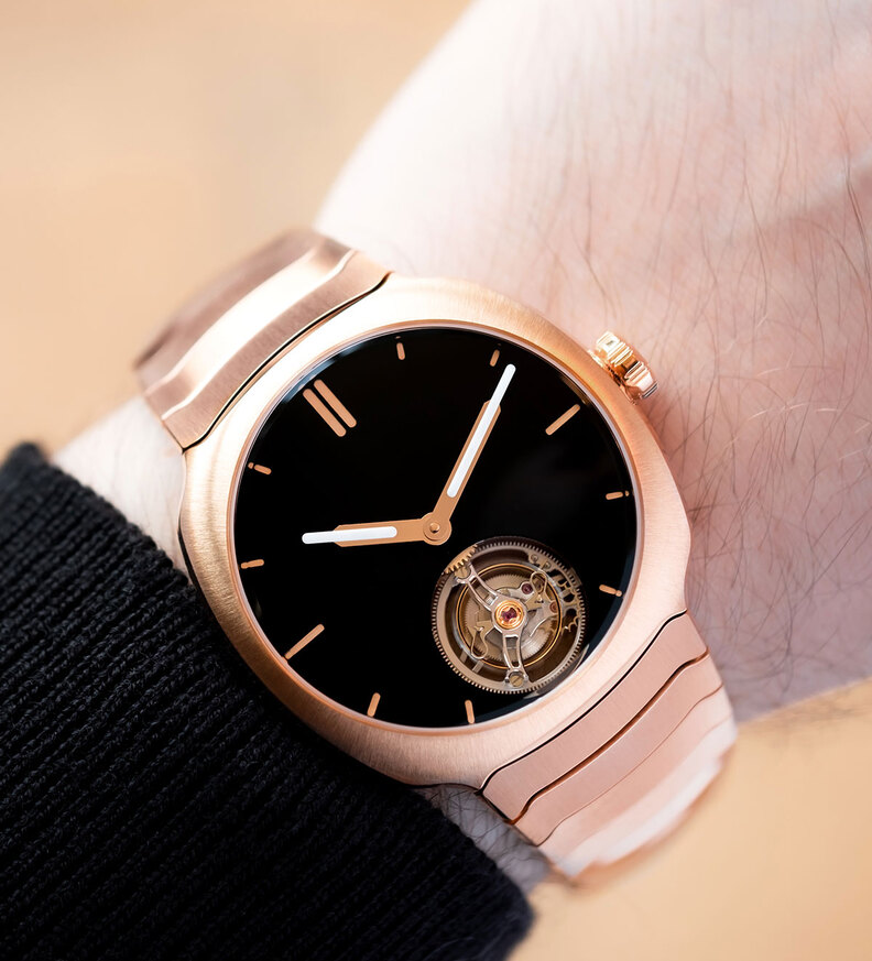 hmoser_streamliner_tourbillon_wristshot